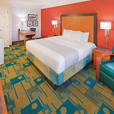 Hotel Baymont By Wyndham Lubbock - Downtown Civic Center Extérieur photo