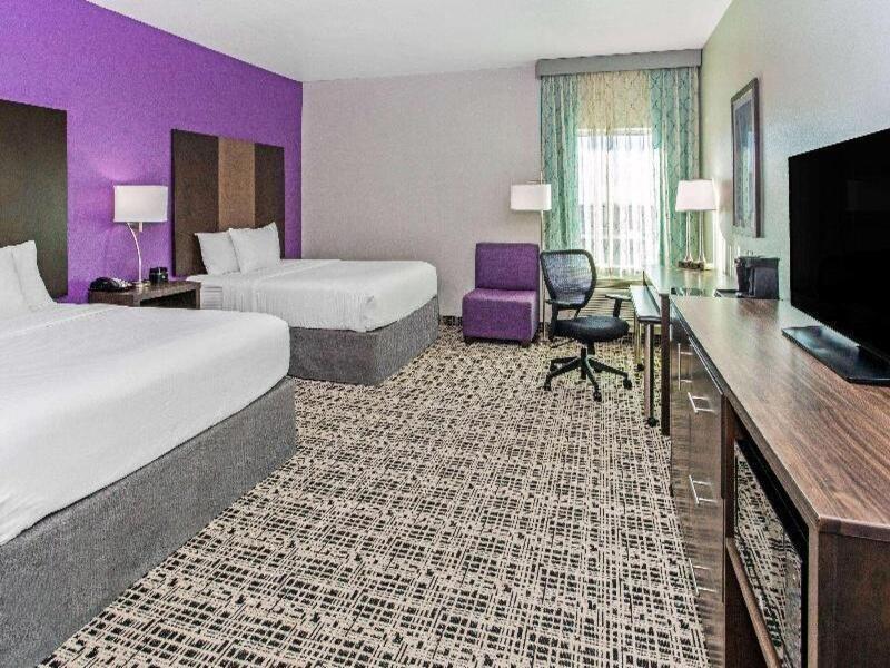 Hotel Baymont By Wyndham Lubbock - Downtown Civic Center Extérieur photo