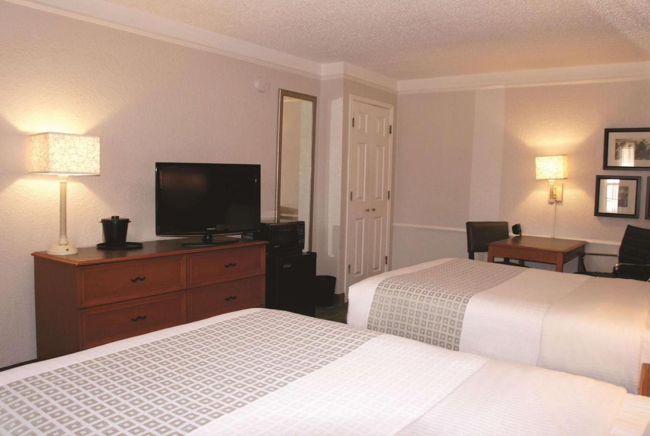 Hotel Baymont By Wyndham Lubbock - Downtown Civic Center Extérieur photo