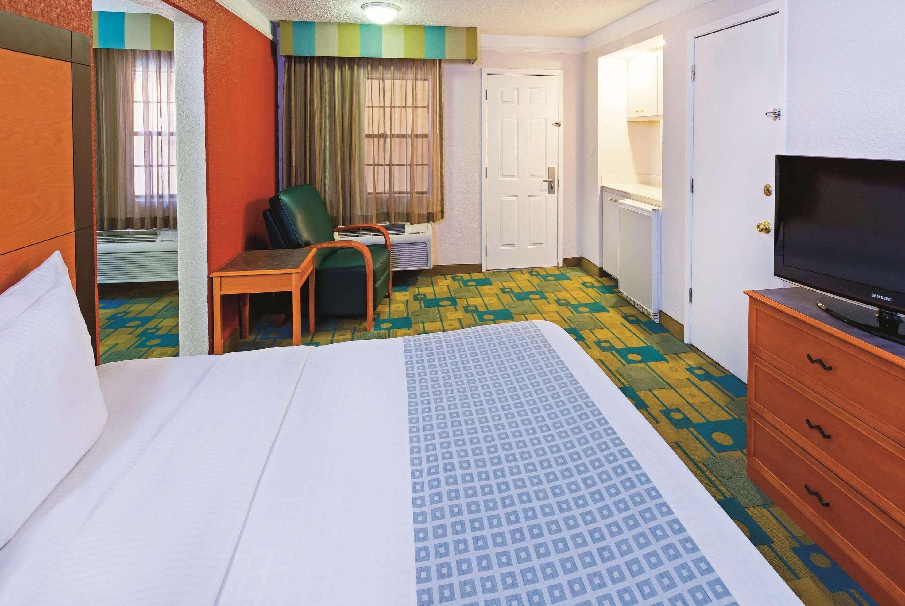 Hotel Baymont By Wyndham Lubbock - Downtown Civic Center Extérieur photo