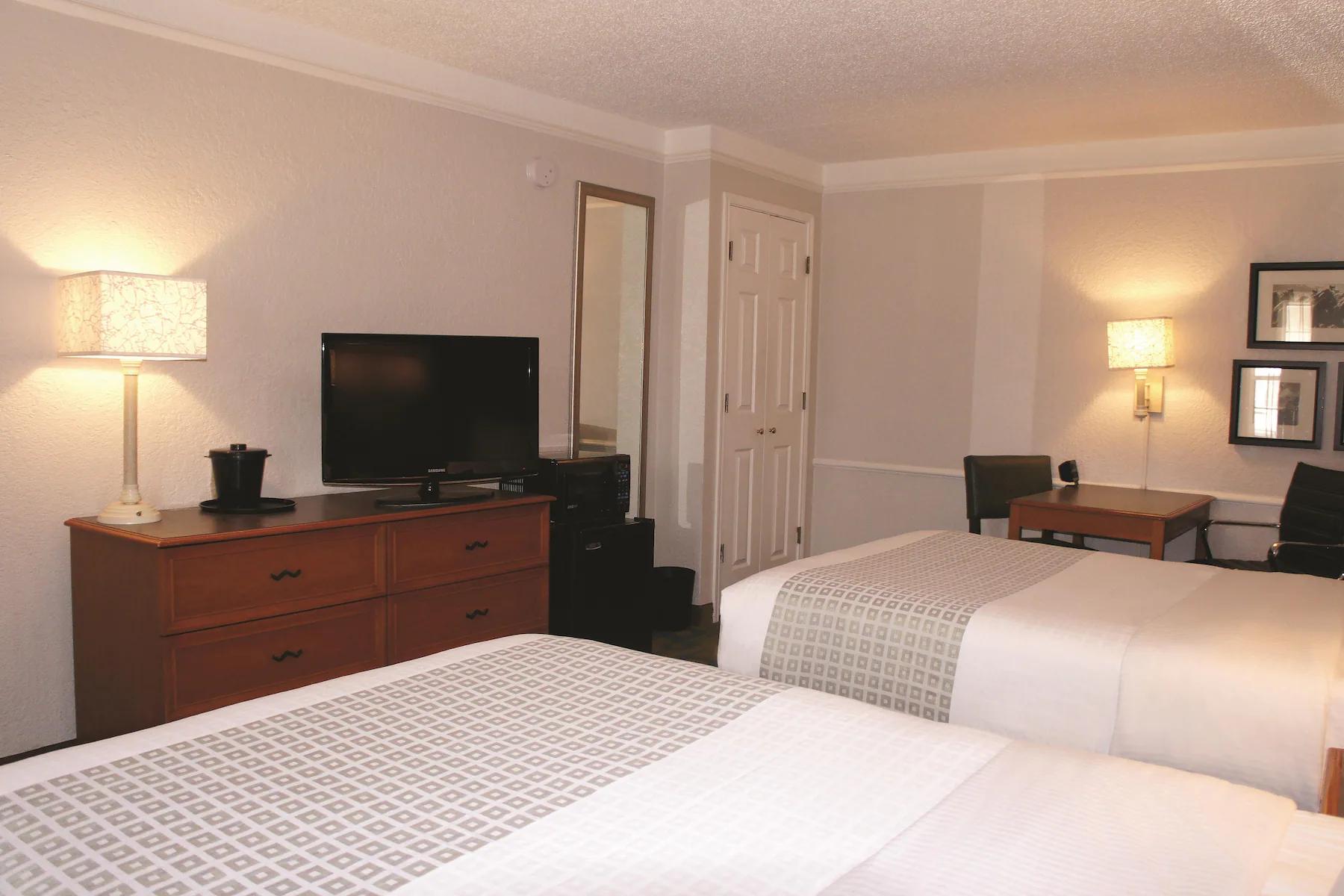 Hotel Baymont By Wyndham Lubbock - Downtown Civic Center Extérieur photo
