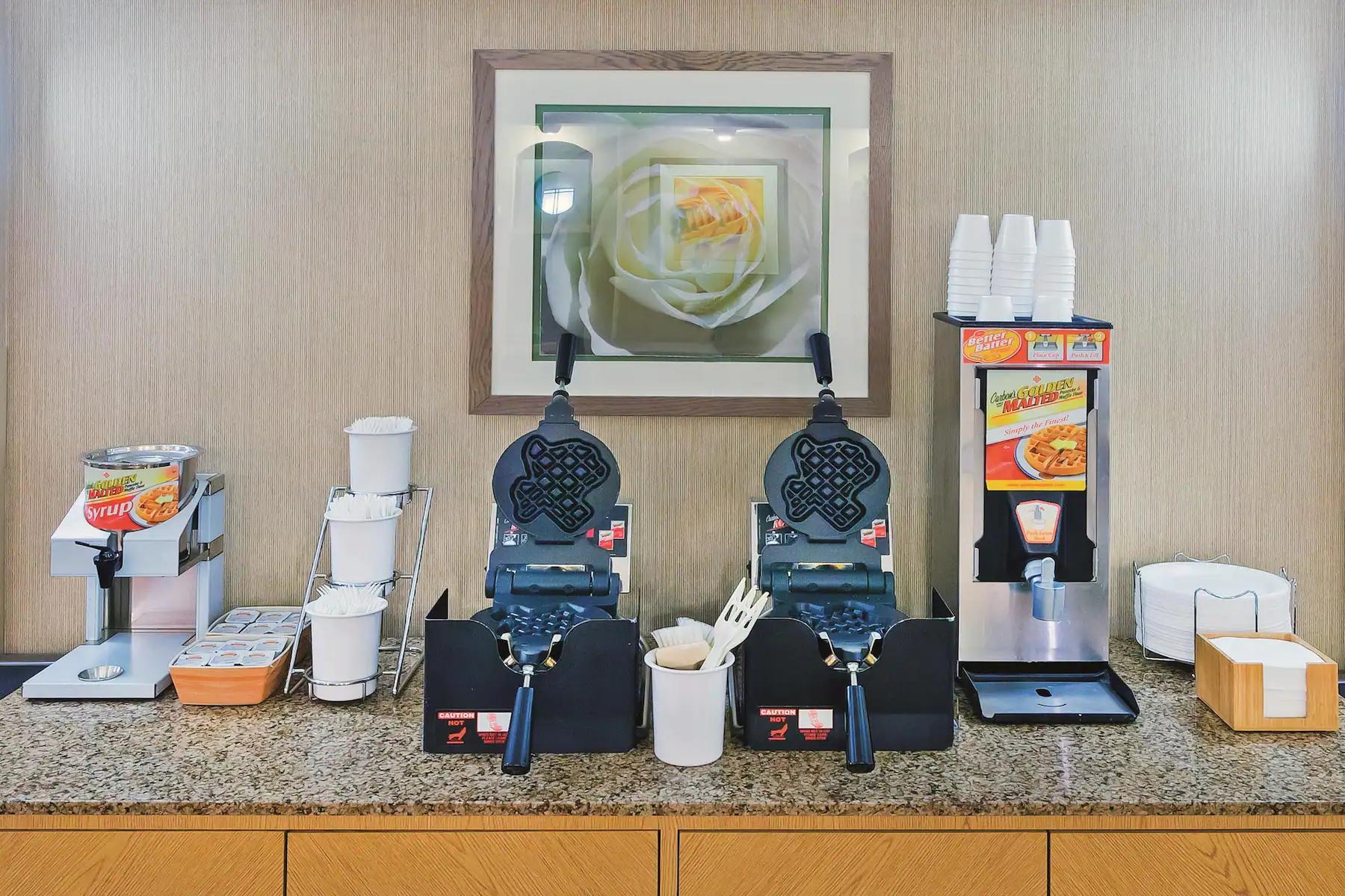 Hotel Baymont By Wyndham Lubbock - Downtown Civic Center Extérieur photo